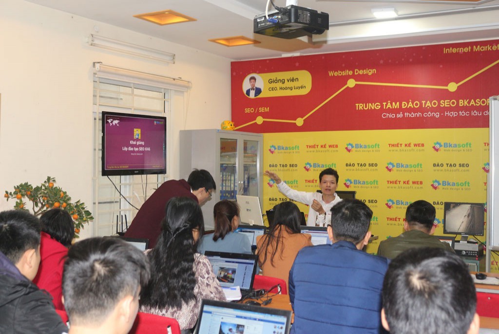 Công ty nào cung cấp dịch vụ SEO website uy tín tại Nam Định?